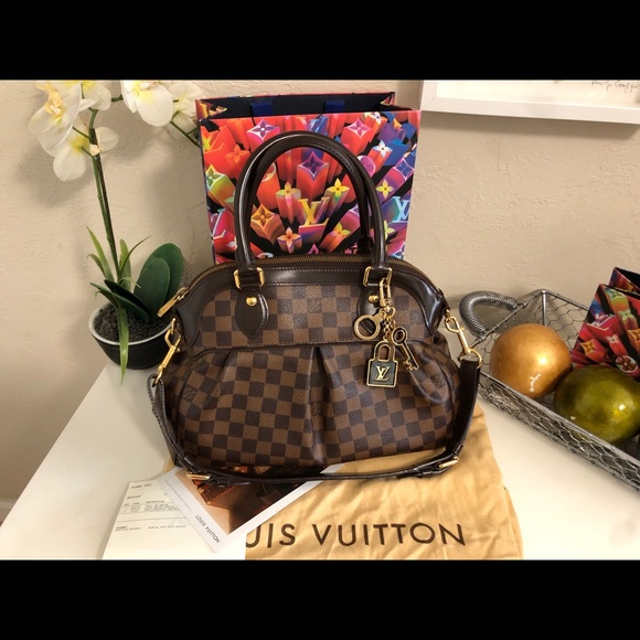 AUTH LOUIS VUITTON Damier Canvas Trevi PM Bag RARE - Picture 2 of 8